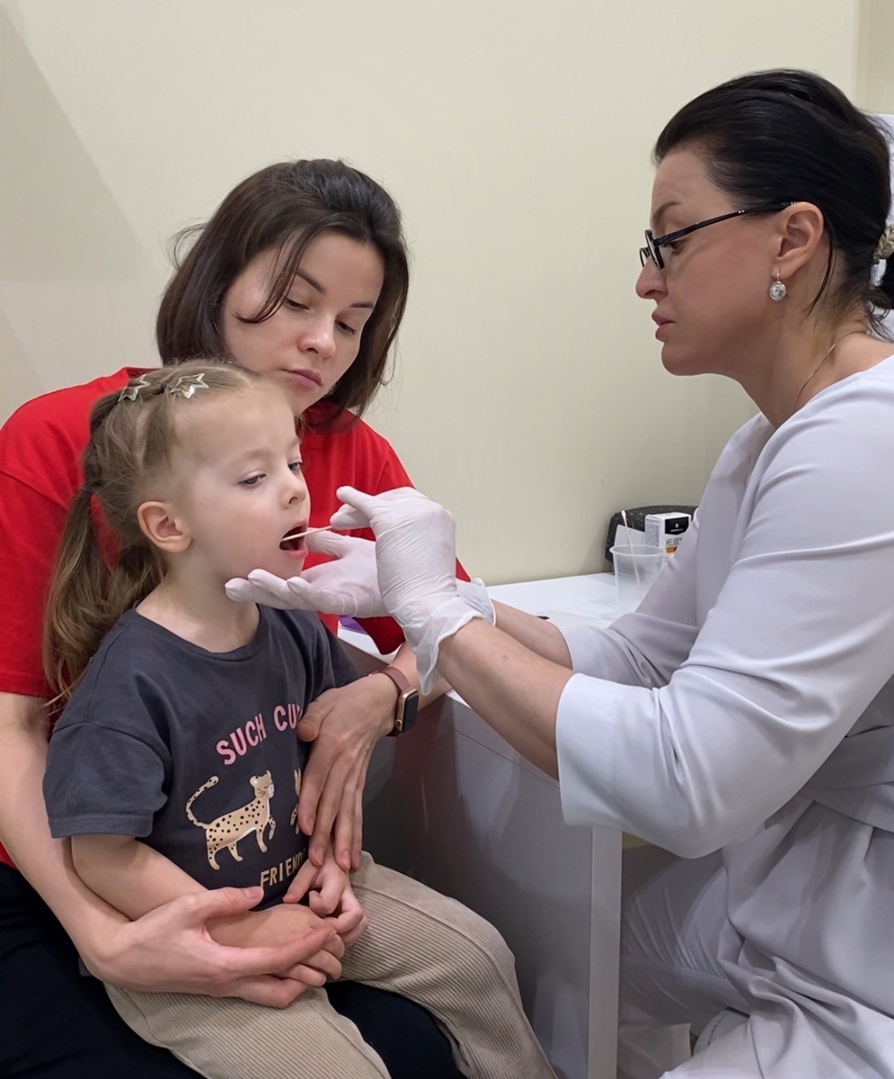 Взятие био-материала у ребенка для генетического теста по направлению диетология