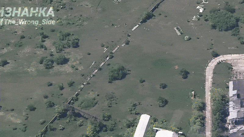    Удар "Искандером" по аэродрому Чугуев в Харьковской области, с которого запускаются дроны большой дальности. Источник: тг-канал "Изнанка"