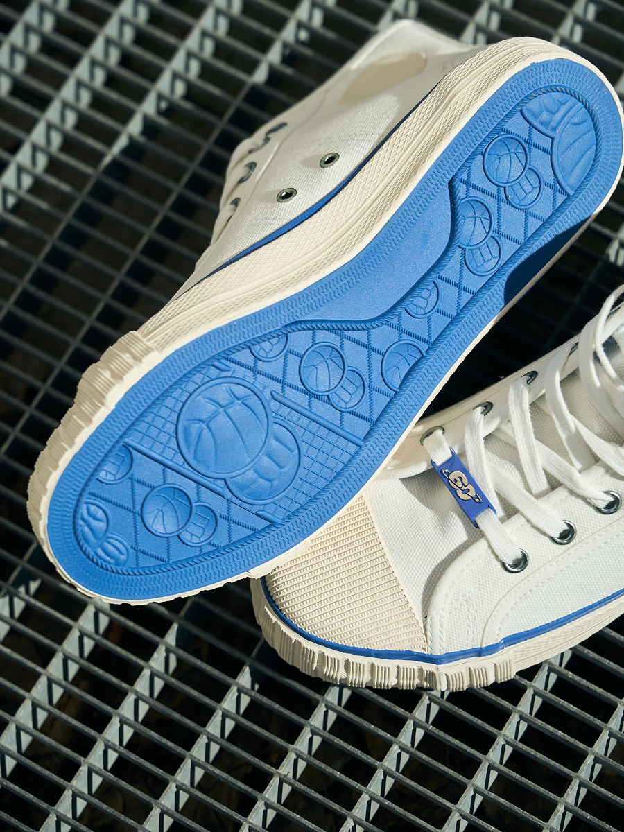    Украшения Ringstone и футболки Selfmade: что нового в коллекциях локальных брендов (фото 8)