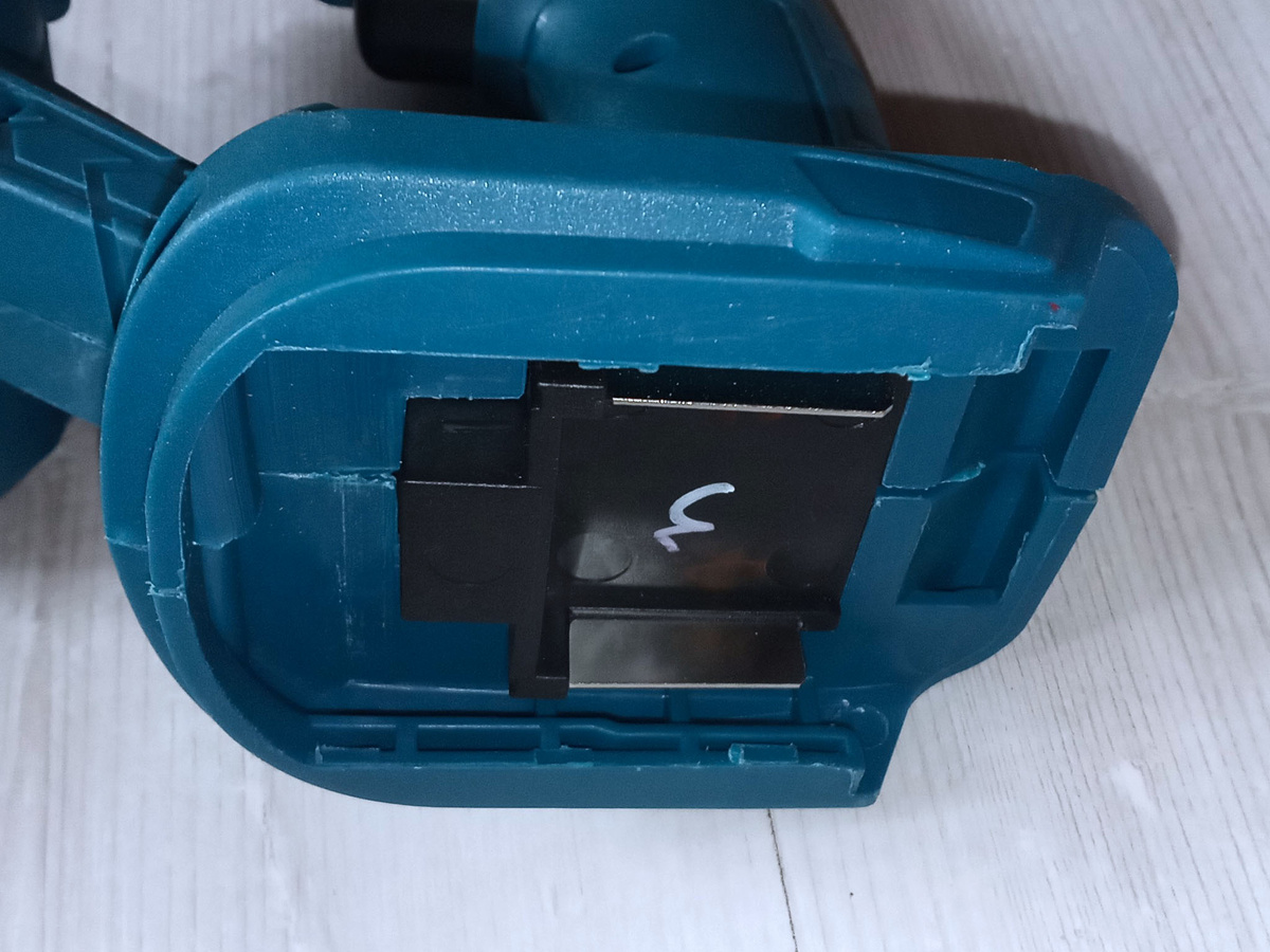 место установки аккумулятора