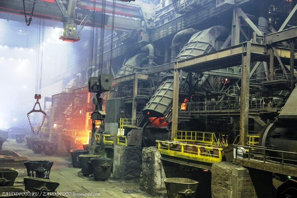 Надеждинский металлургический завод в Норильске. Источник: zavodfoto