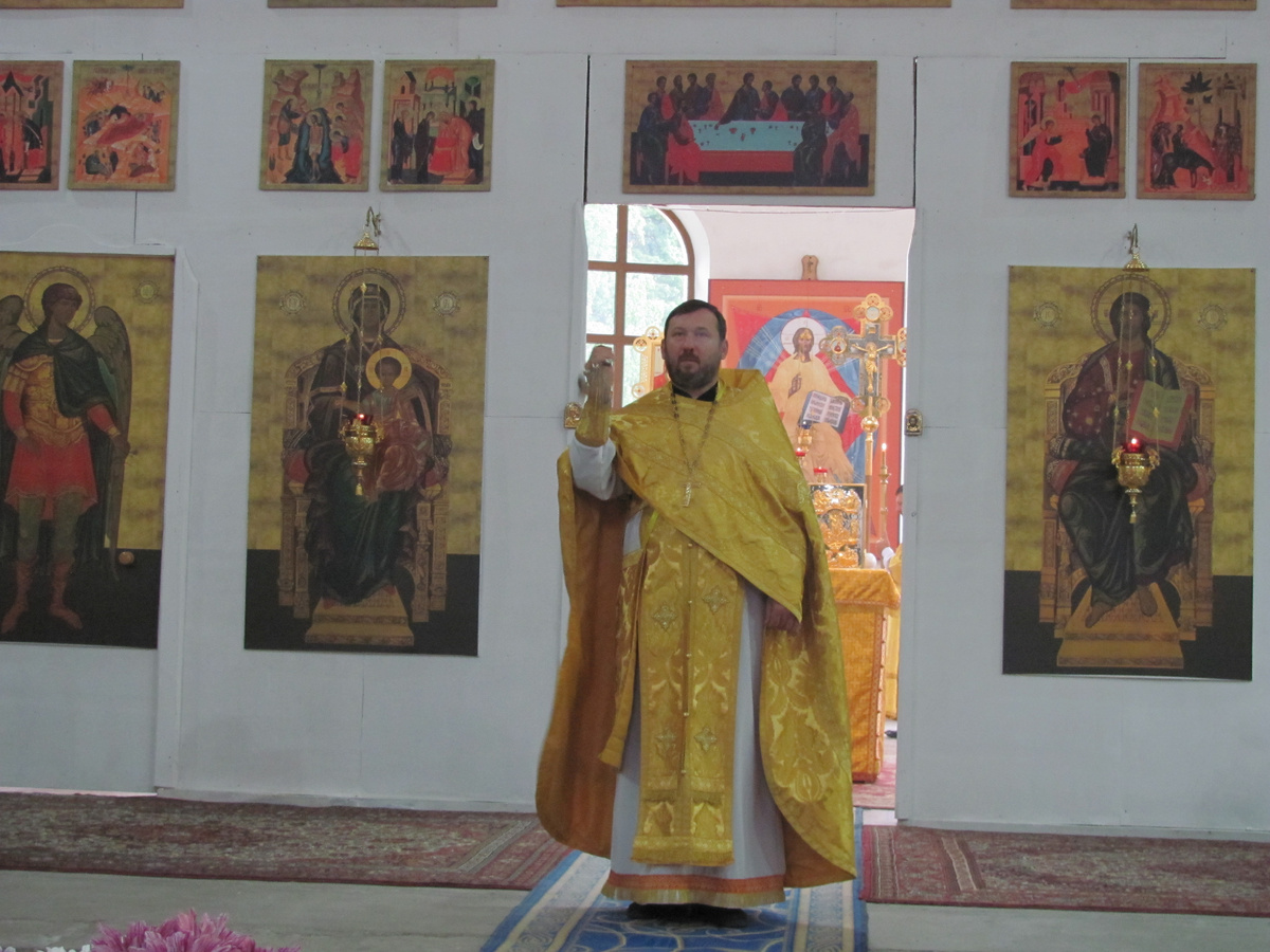 Настоятель прот. Андрей Козорезов
