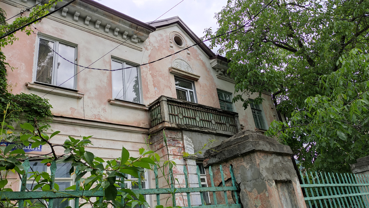 Один из домов на ул. Октябрьская. Фото автора