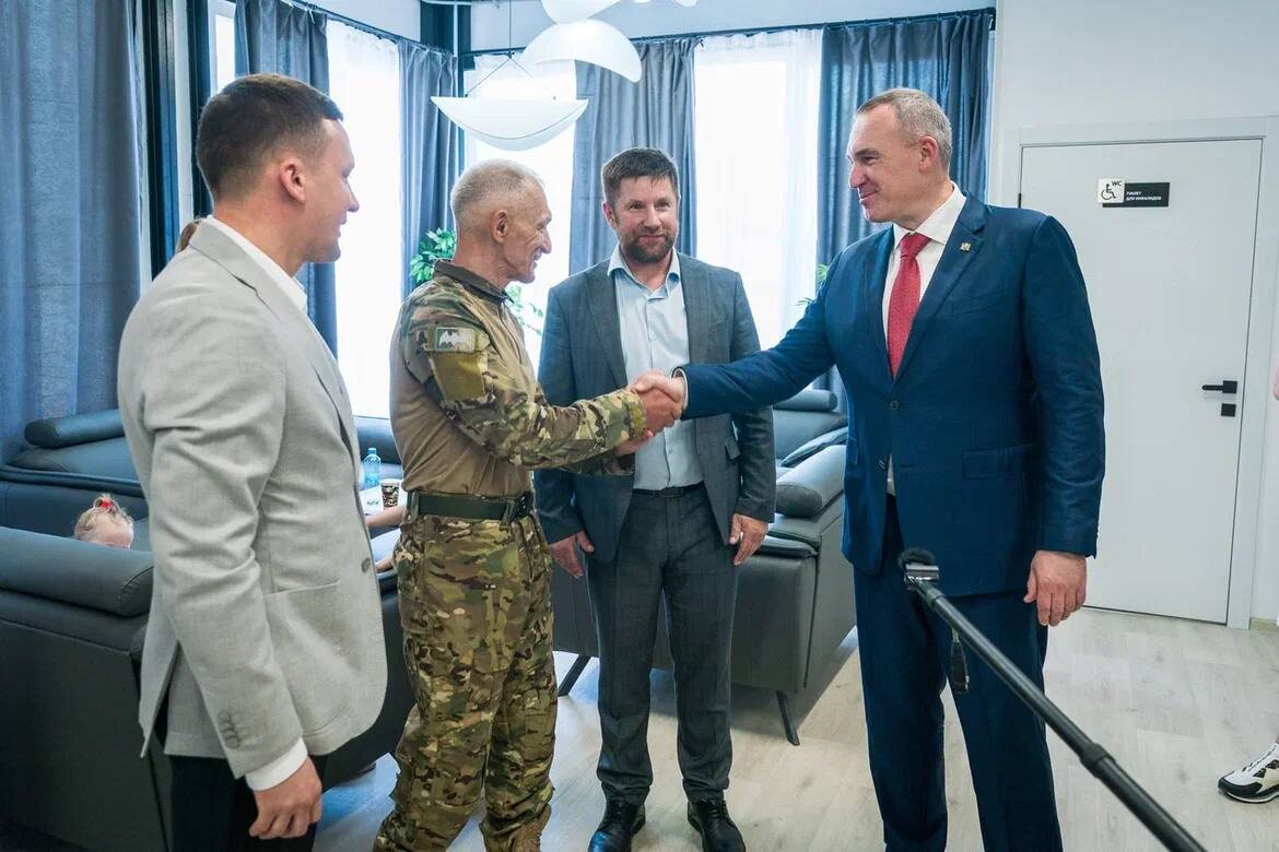    Руслан Кухарук посетил несколько социальных объектов во время рабочего визита в Нижневартовск