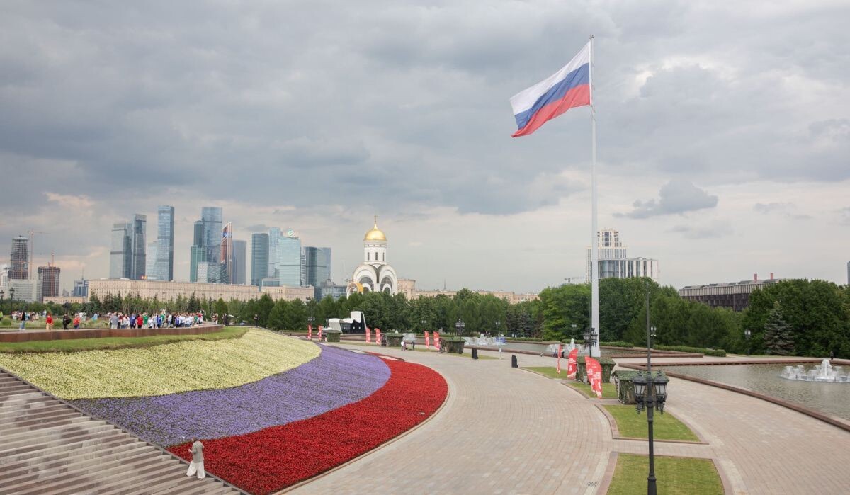     Церемония в День России у Музея Победы Источник: victorymuseum.ru Автор фото: Пресс-служба Музея Победы