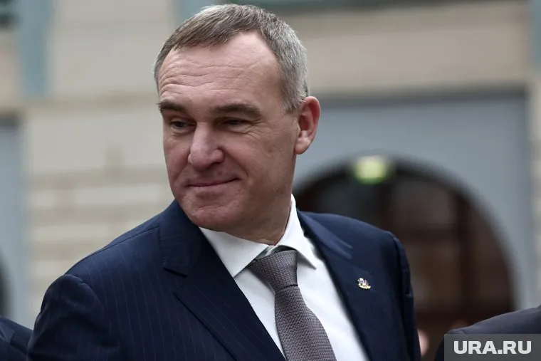 Торжественная церемония с Кухаруком прошла у монумента «Покорителям Самотлора»
Фото: Владимир Андреев © URA.RU