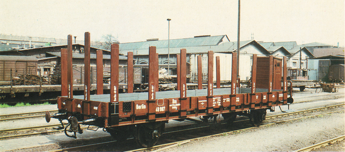 Музейный вагон (класс А 4) тип Rm. Источник журнал Modell Eisenbahner № 11 /1984г.