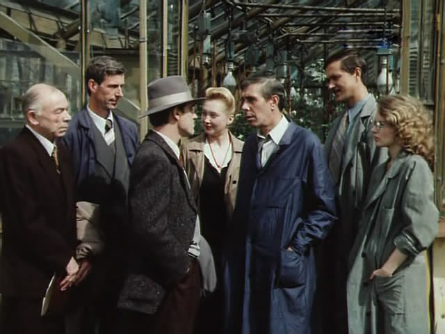 Фрагмент сериала "Белые одежды". Из: Белые одежды (1992) – Кадры из фильма – Сериалы Ближнего Зарубежья. Кино-Театр.Ру 