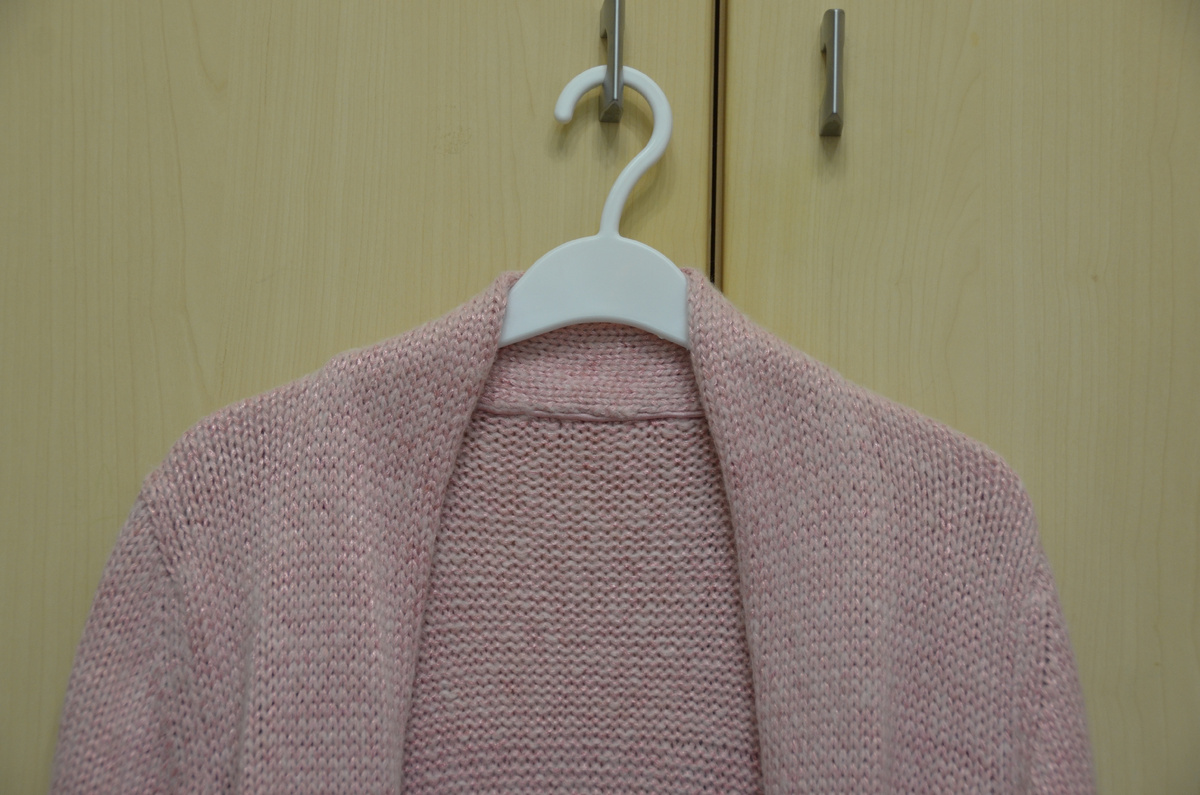 Розовый кардиган