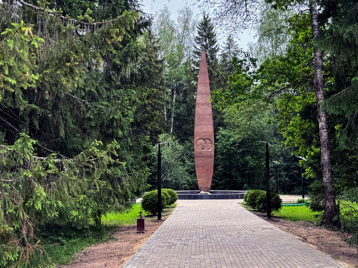 Мемориал на месте гибели Ю. Гагарина и В. Серегина. Фото автора