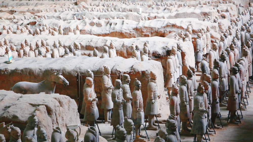    ТАЙНА 8000 КАМЕННЫХ ВОИНОВ КТО СКРЫВАЕТСЯ ЗА СПИНАМИ ТЕРРАКТОВОЙ АРМИИ