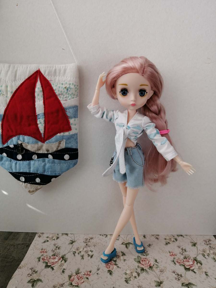 - А чего фон такой скучный?