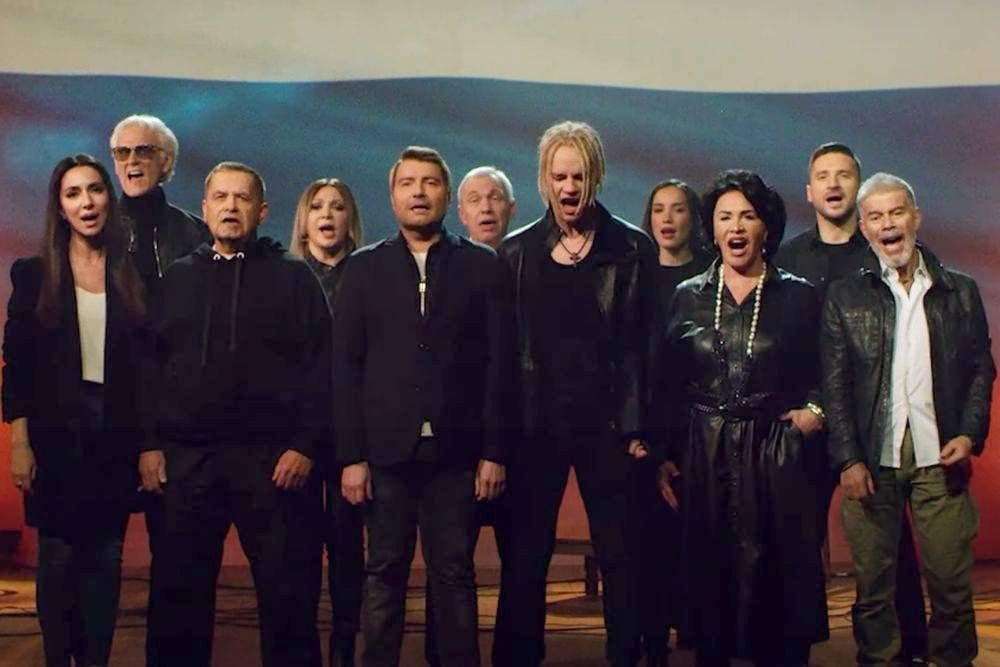 Я полюбила всей душой эту прекрасную композицию, в тот момент она для многих стала настоящим спасением, если не призывом к действию 