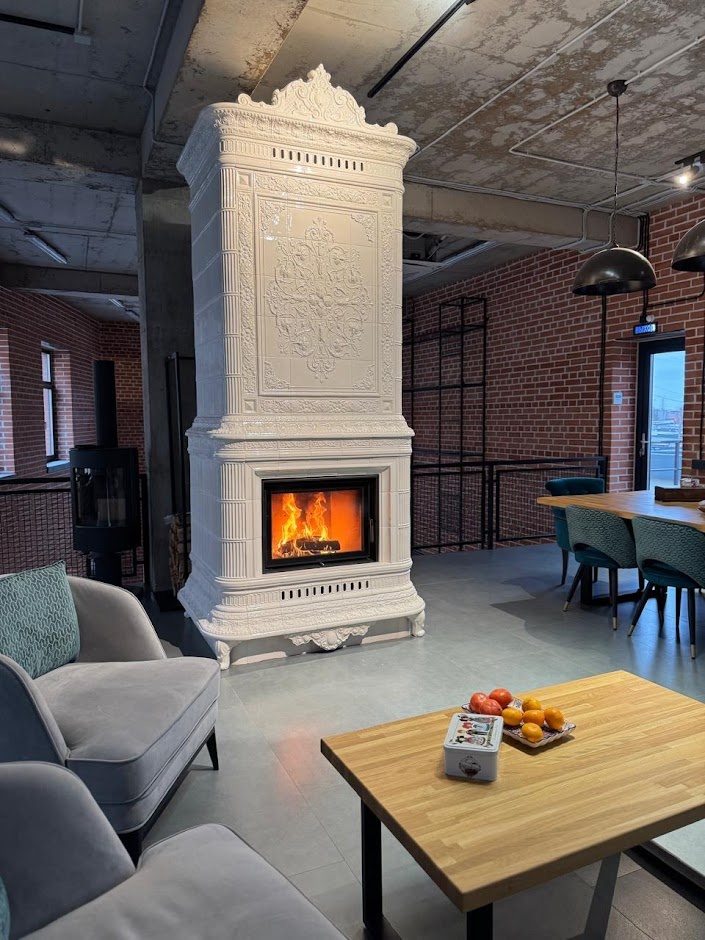 Изразцовый камин "Леон"