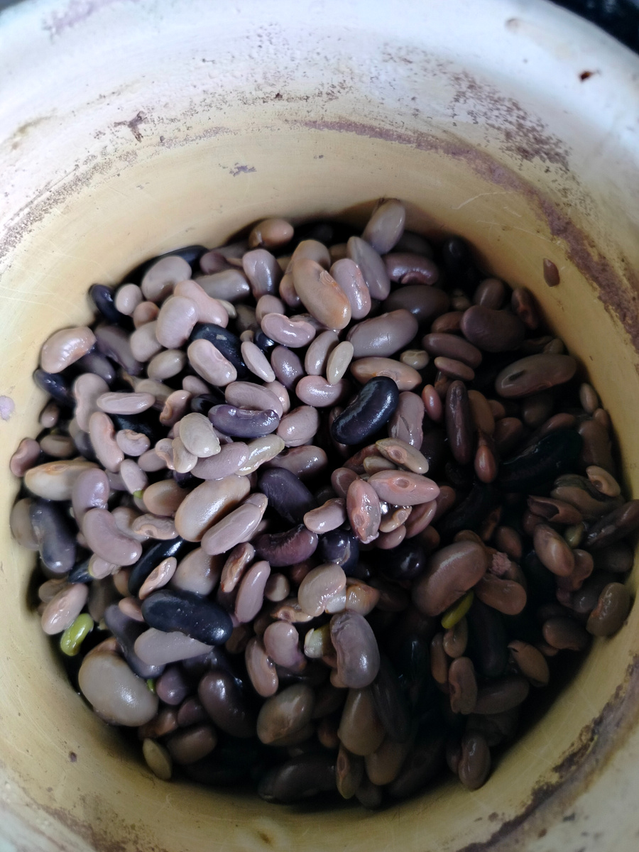 Отваренная фасоль не очень выглядит конечно.