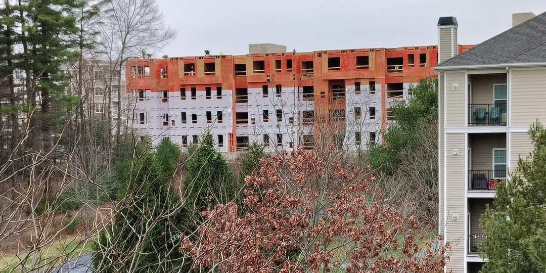 Американская мечта – домик из картона и палок