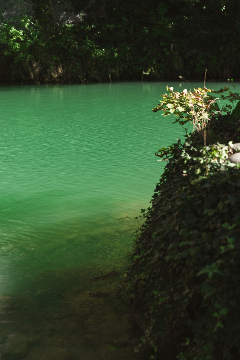 Голубое озеро в мае и сентябре, при разном освещении