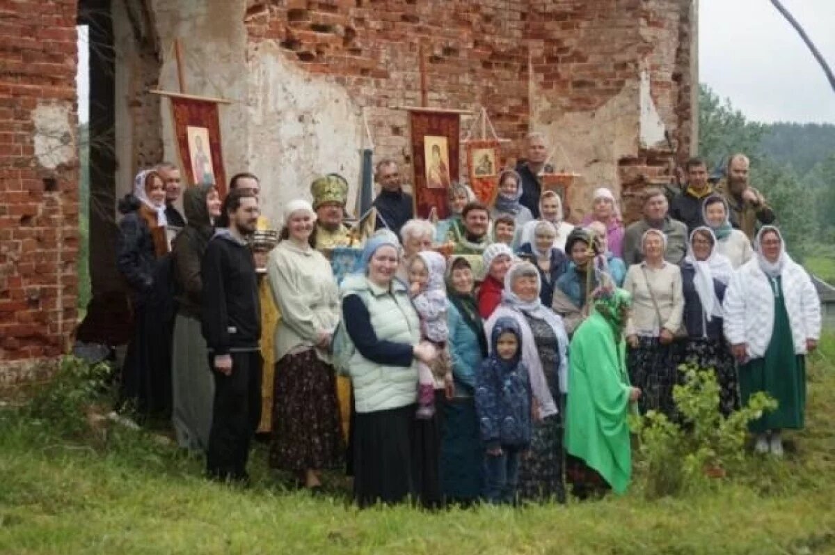    В разрушенном храме под Тверью впервые за 100 лет провели богослужение