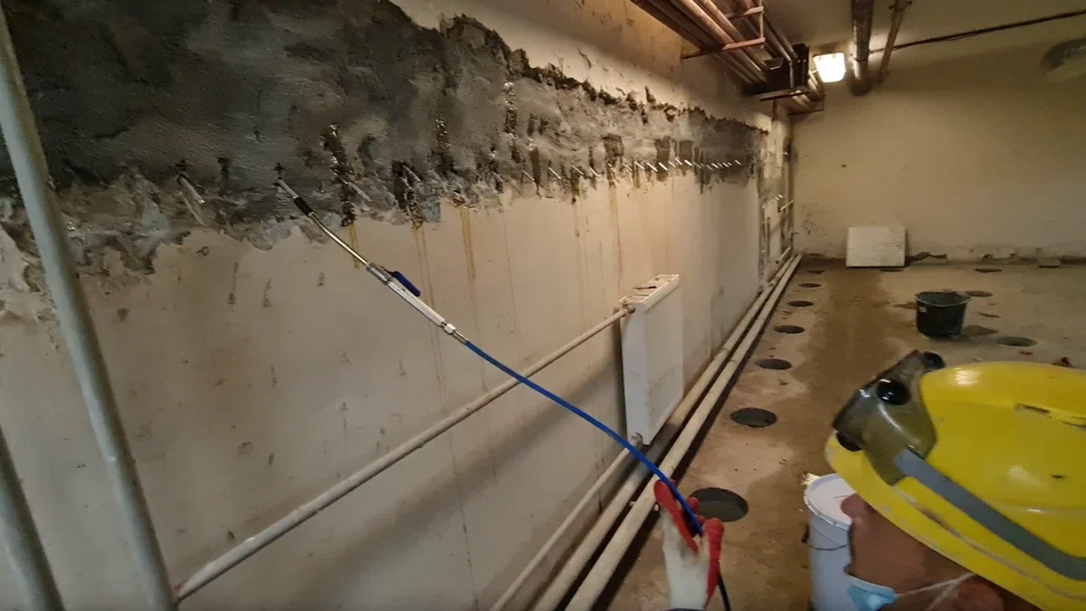 Инъектирование полиуретановой смолы КСГ ПРО в конструкцию