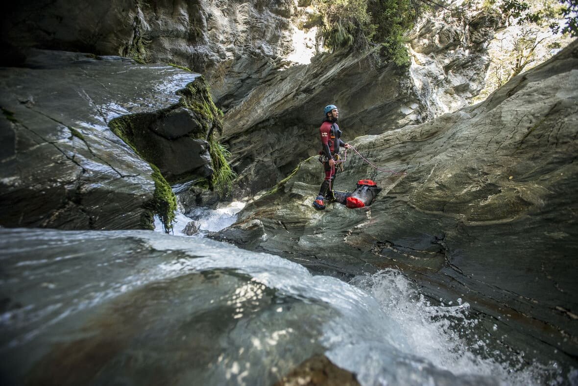 Каньонинг в Новой Зеландии. Источник: gusschiavonblog.wordpress.com
