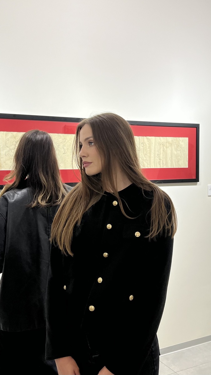 Автор канала на открытие выставки 