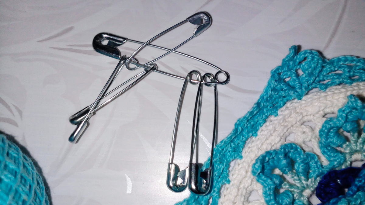 Современные булавки