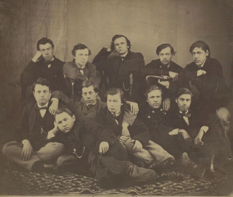    Симбирские гимназисты, Иван Цветков третий слева в первом ряду, 1866 год. Фото: Музей-заповедник "Родина В.И.Ленина"