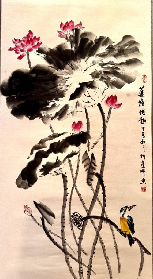 Лотосы, выполненные в стиле се-и. Се-и — стиль восточной живописи, который характеризуется свободой и экспрессией. Художник — Алёна Савюк.