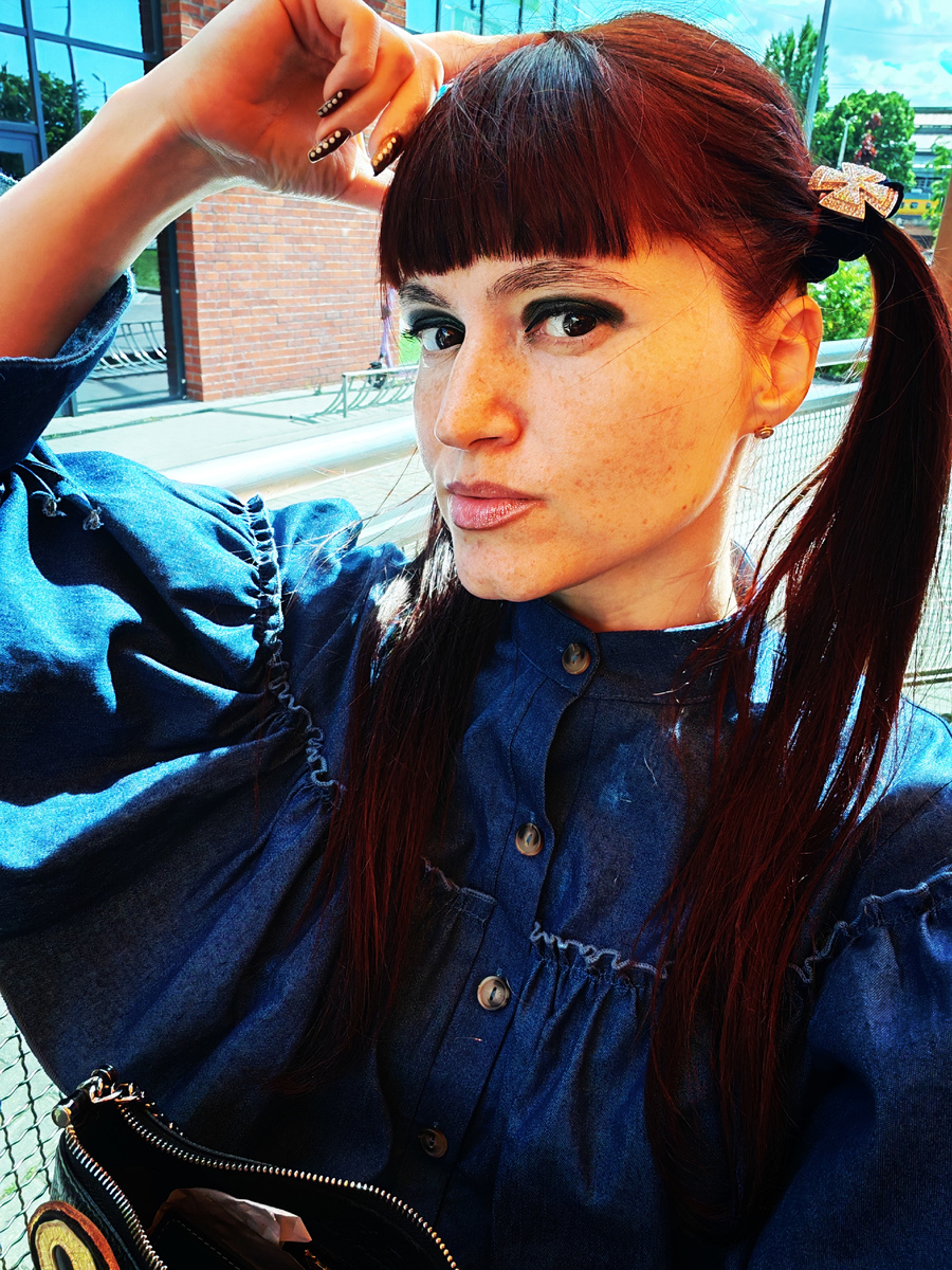 Костюм с ВБ, жаль серый тогда ещё не взяла, теперь нет, ткань красилась писали 