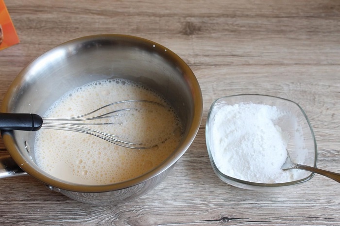 Отмеряйте крахмал столовыми ложками. / Фото: secret.travel