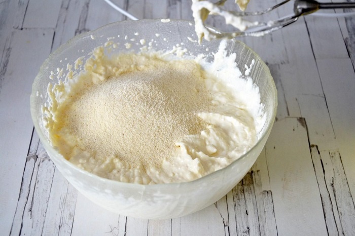 Благодаря манка выпечка не будет долго черстветь. / Фото: 1000.menu