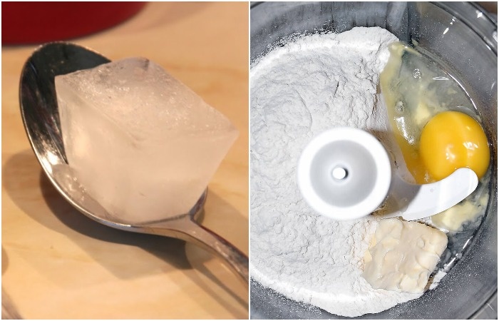 Положите в тесто несколько кубиков льда, чтобы оно не нагревалось