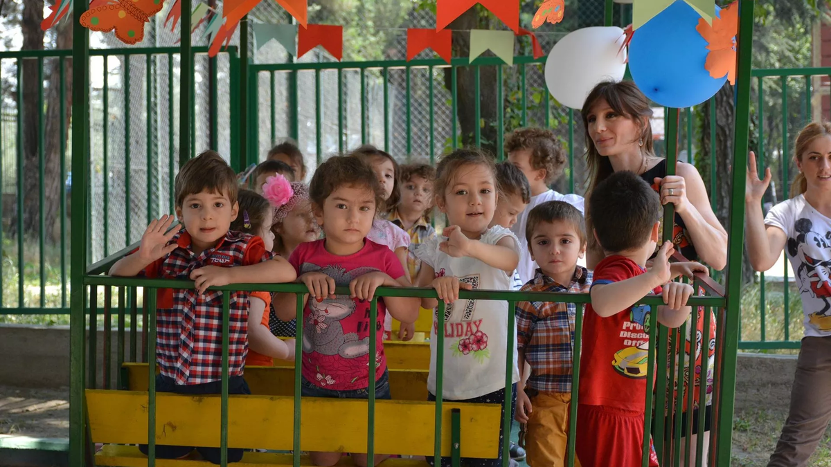 © сайт Агентства по управлению детскими садами Тбилиси