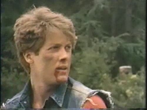 Кадр из короткометражного фильма «Грязное озеро» (1988)