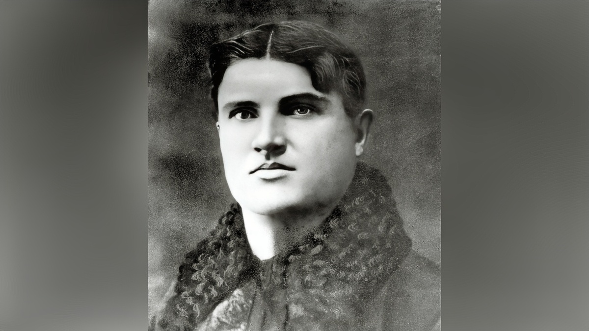 П. Иванов в молодости