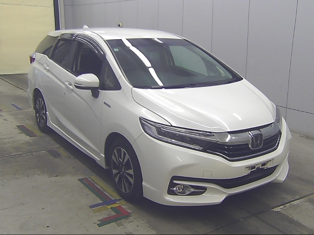 HONDA SHUTTLE 2018 белый жемчуг