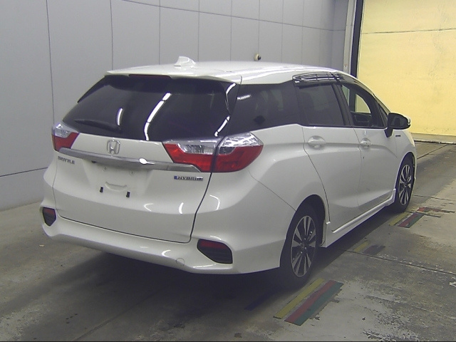 HONDA SHUTTLE 2018 белый жемчуг