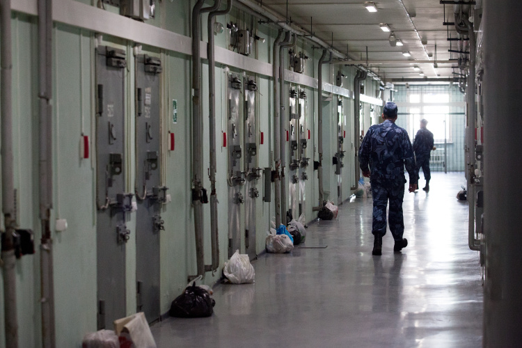    Минабутдинов находился в СИЗО с 27 декабря прошлого года. Под арест его отправил Альметьевский горсуд по подозрению во взятке и превышении должностных полномочий.   
Фото: «БИЗНЕС Online»