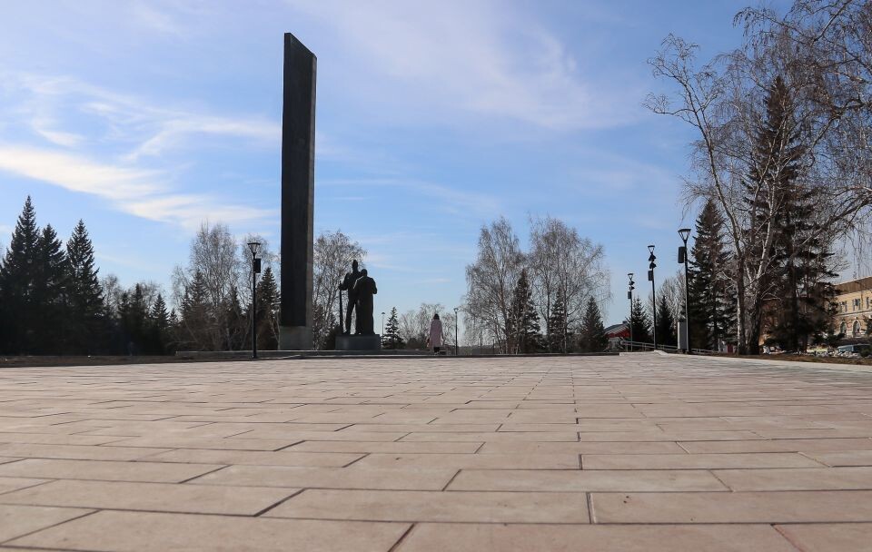    Реставрация Мемориала Славы в Барнауле. Апрель 2025 года. Источник: Виталий Барабаш