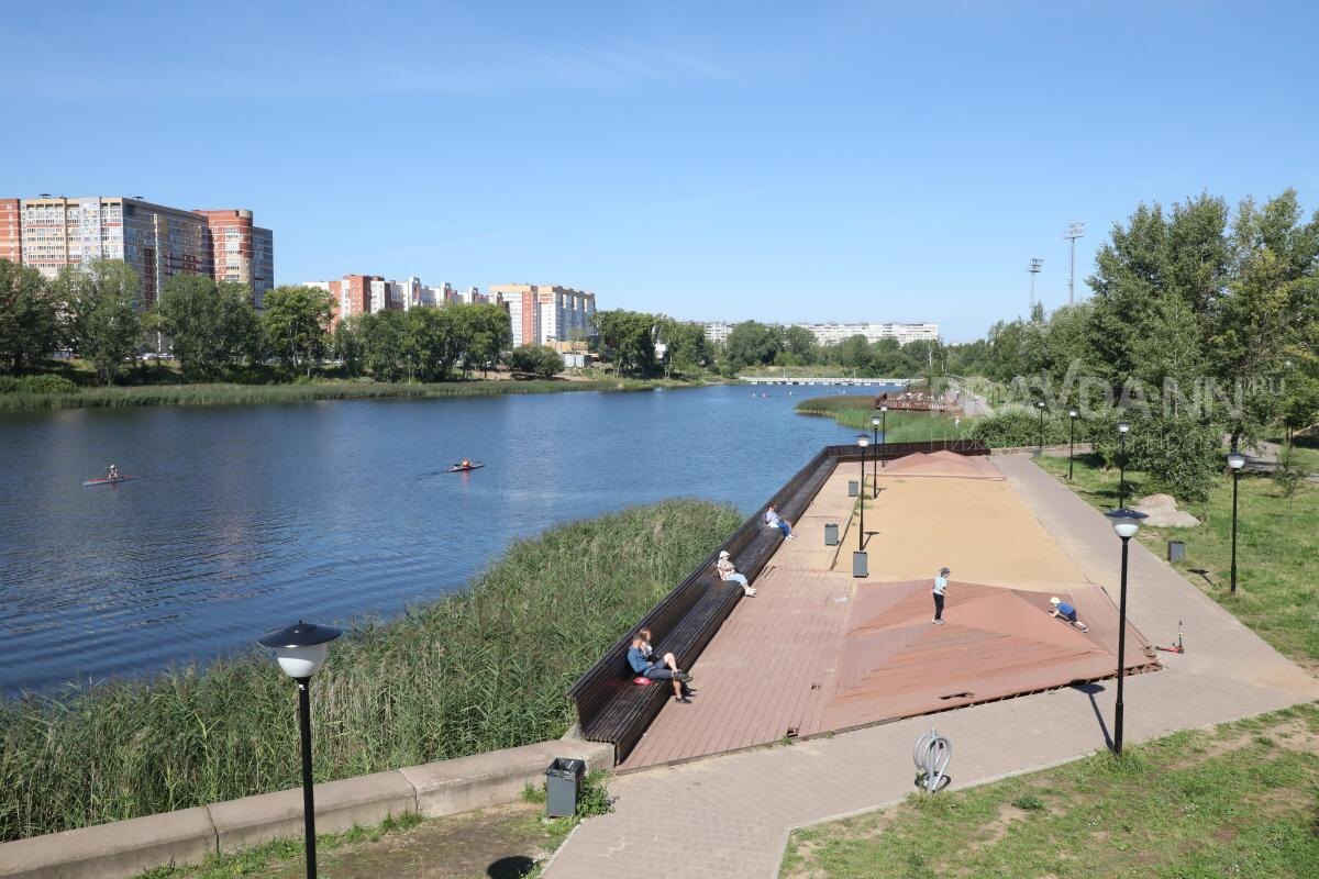    В этот день нежелательно даже гулять у водоемов