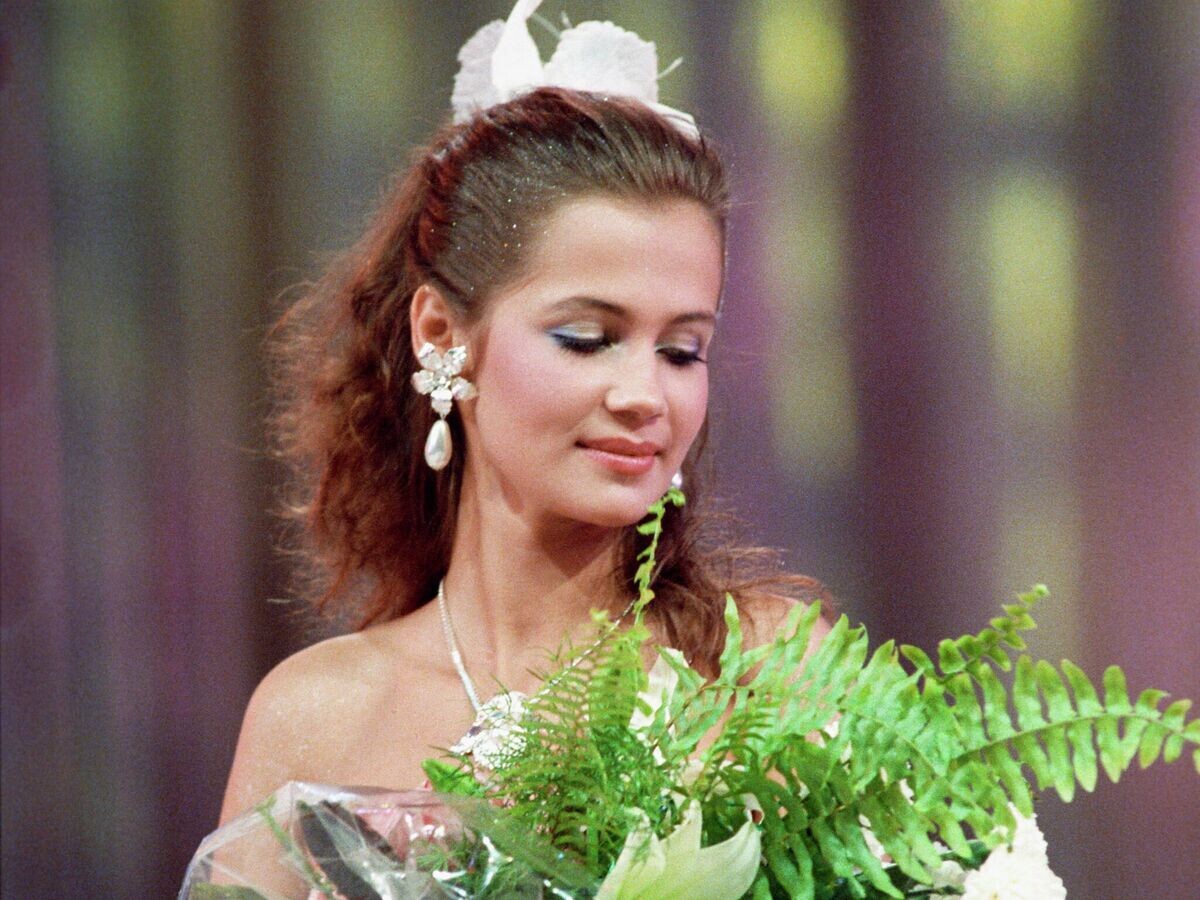    Финалистка конкурса "Московская красавица - 89" Юлия Лемигова© РИА Новости / Юрий Абрамочкин