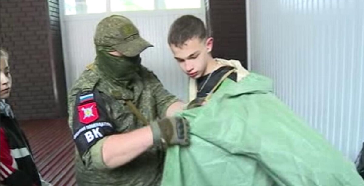    В детском лагере Курска прошла игра "Служи Отечеству"