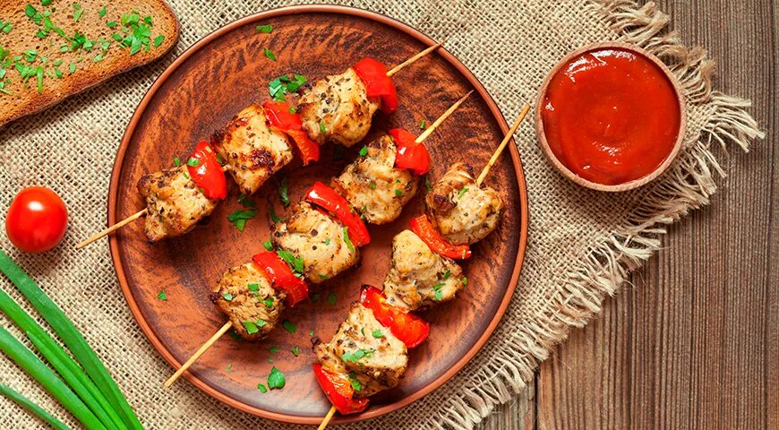   Филе грудки индейки маринуется очень быстро и будет готово буквально за час (Shutterstock/FOTODOM)