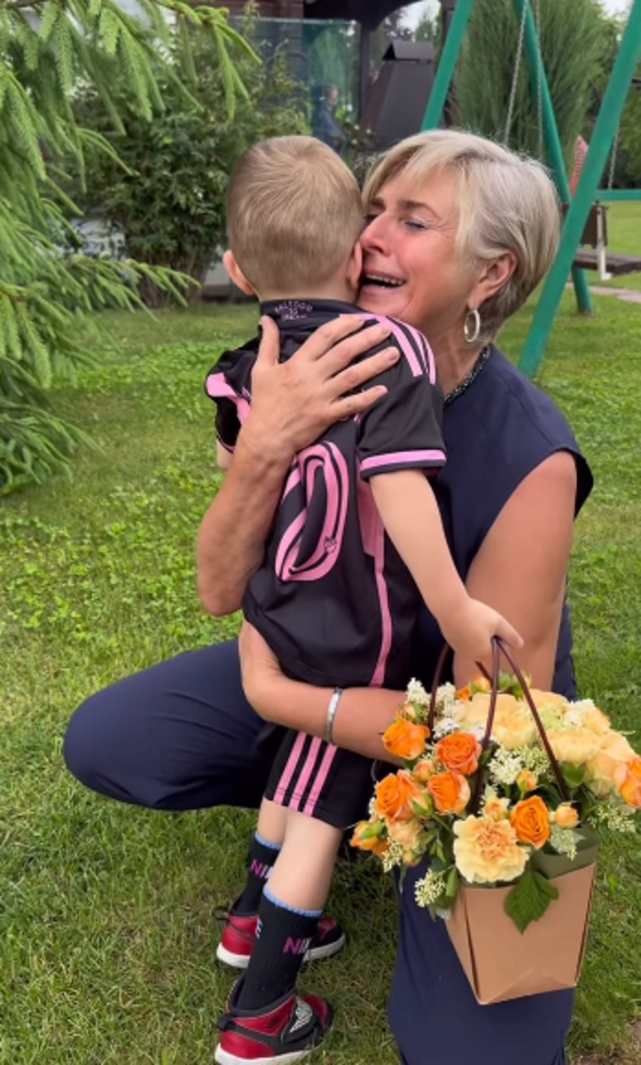 Мама Дмитрия Тарасова с внуком Алексеем. Фото: соцсети