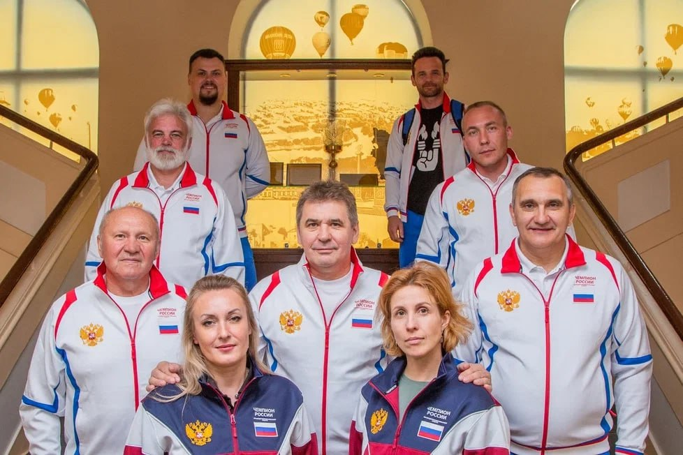 Топовое фото на фоне Кубка Дружбы: Александр Воробьев.