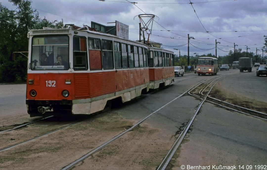 Сплетение узкой и трамвайной колеи в Иркутске, фото Bernhard Kubmagk