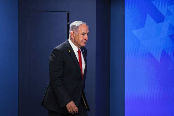 Премьер-министр Биньямин Нетаньяху заявил, что если Иран не остановить, он «сможет создать ядерное оружие в очень короткие сроки».