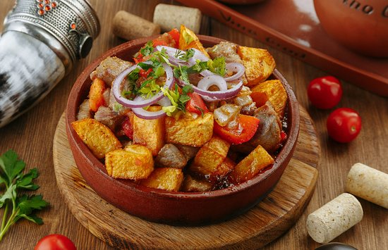 Фото с сайта: https://media-cdn.tripadvisor.com/media/photo-s/16/78/c4/24/caption.jpg