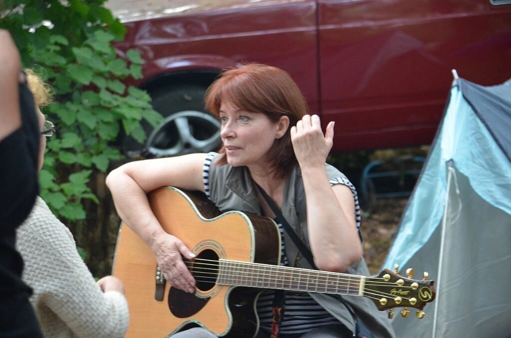 Когда-то там пела и тусила