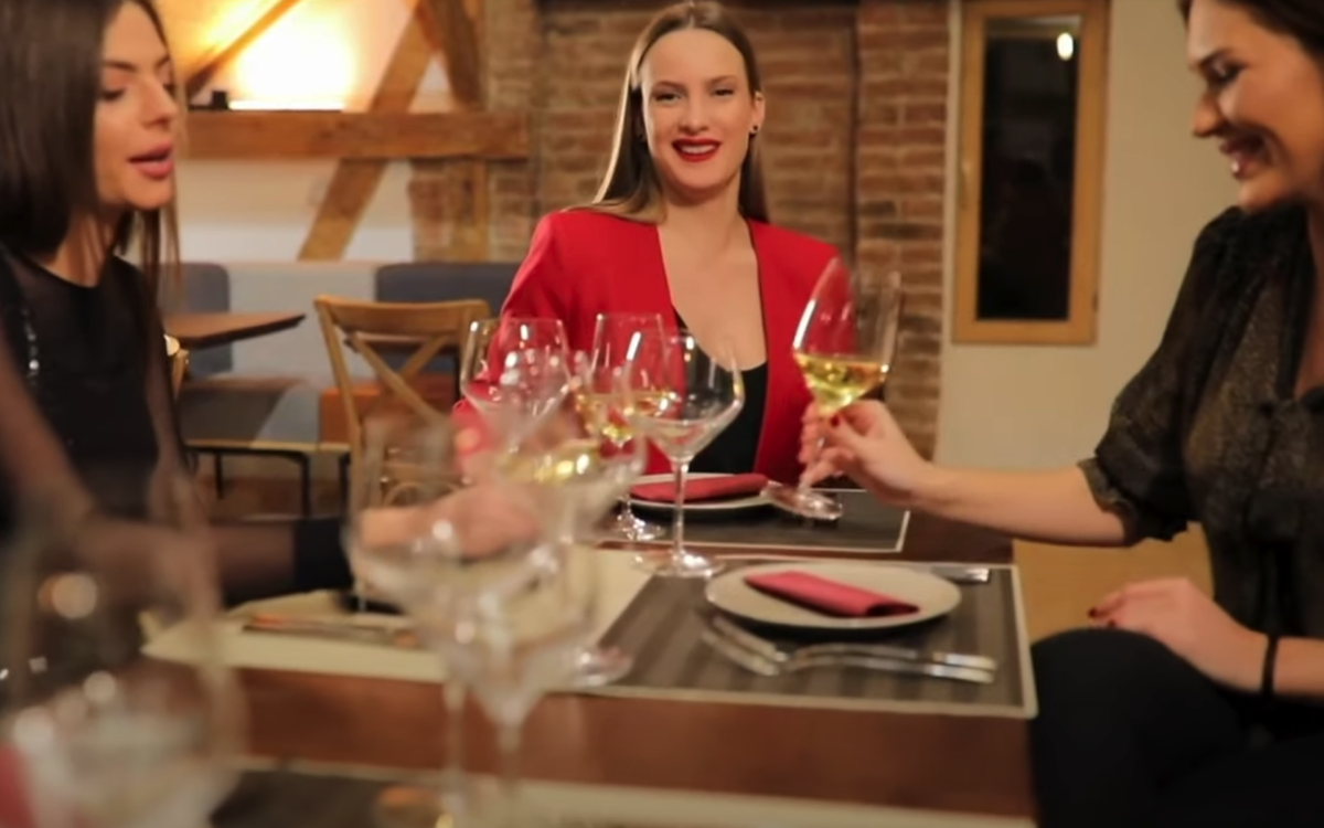 Отношения на расстоянии: Что делать, если ваша девушка на расстоянии отстраняется?